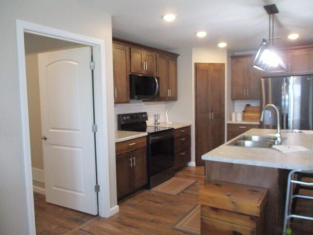 504 ADDIE LN, Centralia, MO 65240