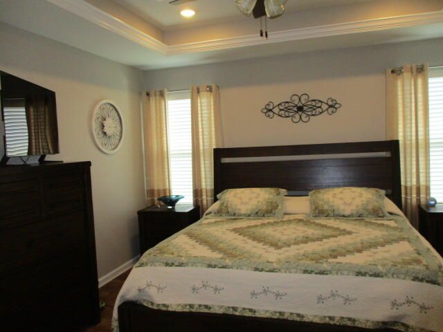 504 ADDIE LN, Centralia, MO 65240