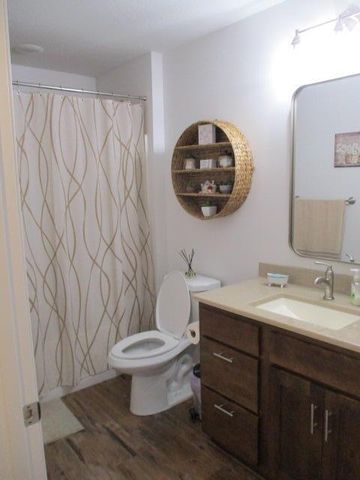 504 ADDIE LN, Centralia, MO 65240