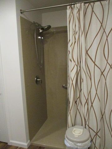 504 ADDIE LN, Centralia, MO 65240