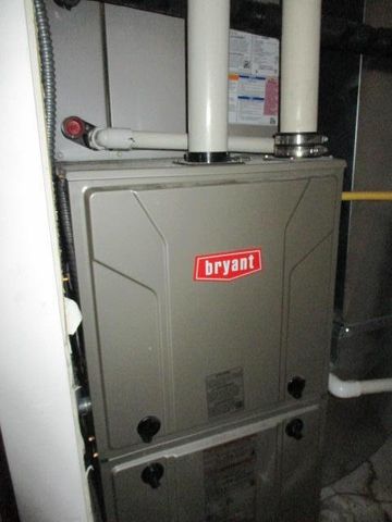 504 ADDIE LN, Centralia, MO 65240