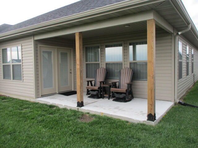 504 ADDIE LN, Centralia, MO 65240