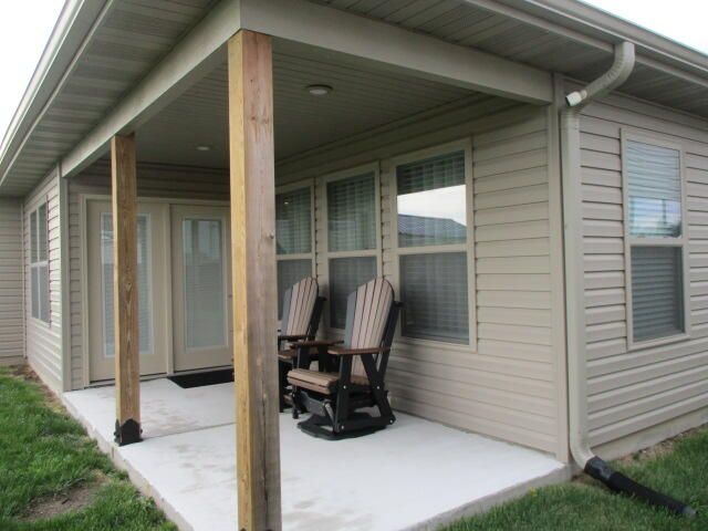 504 ADDIE LN, Centralia, MO 65240