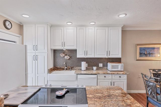 761 JOHN RINGLING BOULEVARD 34, Sarasota, FL 34236