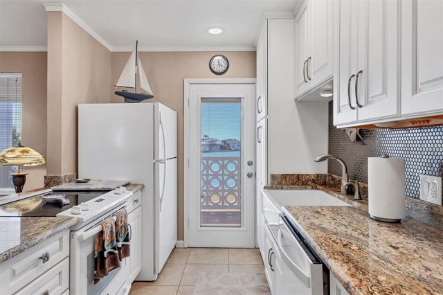 761 JOHN RINGLING BOULEVARD 34, Sarasota, FL 34236