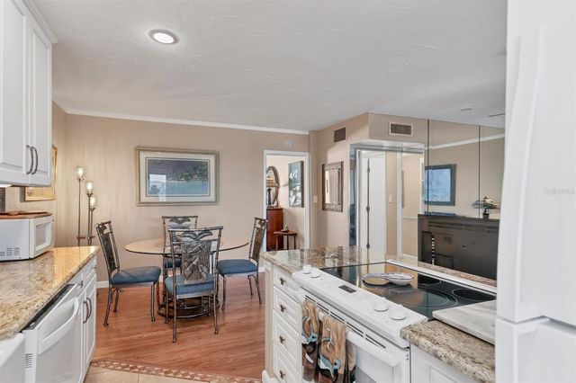 761 JOHN RINGLING BOULEVARD 34, Sarasota, FL 34236