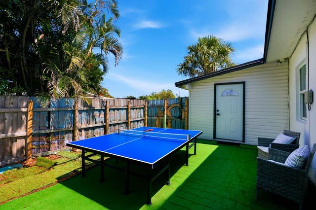 917 W Drew Street, Lantana, FL 33462