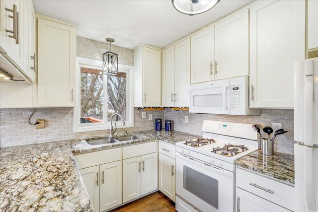 1487 Meadow Lane, Maple Plain, MN 55359