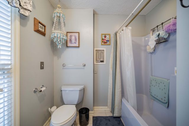 205 Meadowlark Ct, Dickson, TN 37055