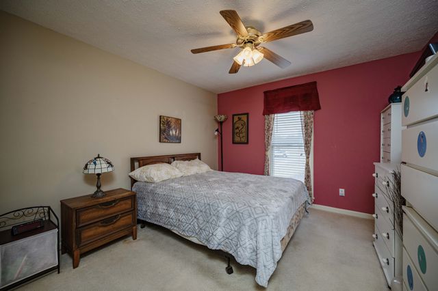 205 Meadowlark Ct, Dickson, TN 37055