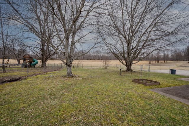 205 Meadowlark Ct, Dickson, TN 37055