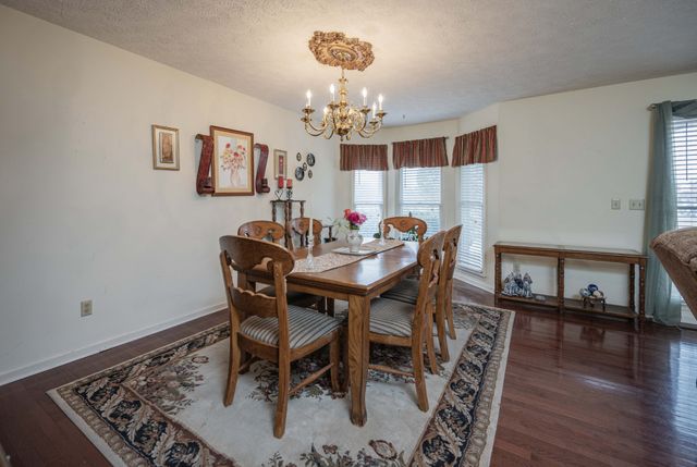 205 Meadowlark Ct, Dickson, TN 37055