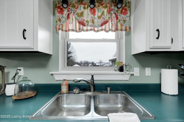 1102 Breezy Way, Bardstown, KY 40004