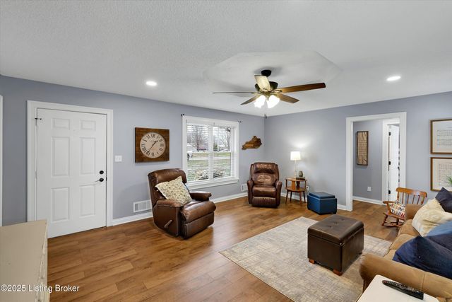 1102 Breezy Way, Bardstown, KY 40004