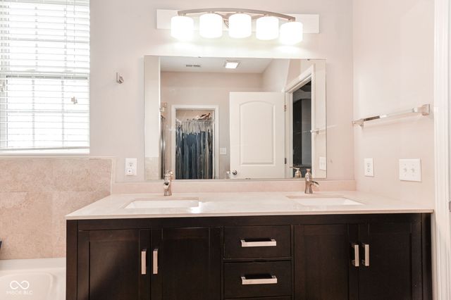 16339 Meadowlands Lane, Westfield, IN 46074