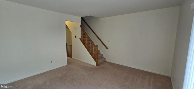 2436 OLD FARMHOUSE CT, Herndon, VA 20171