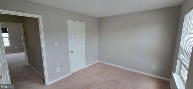 2436 OLD FARMHOUSE CT, Herndon, VA 20171