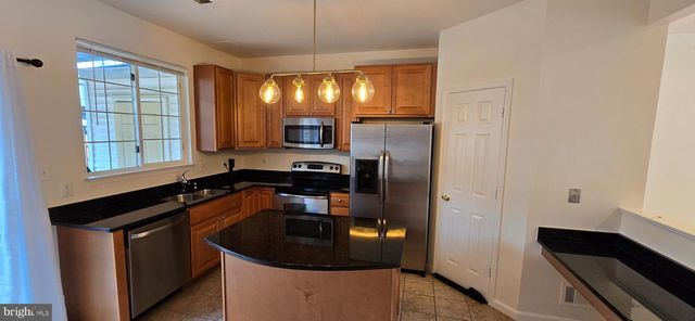 2436 OLD FARMHOUSE CT, Herndon, VA 20171