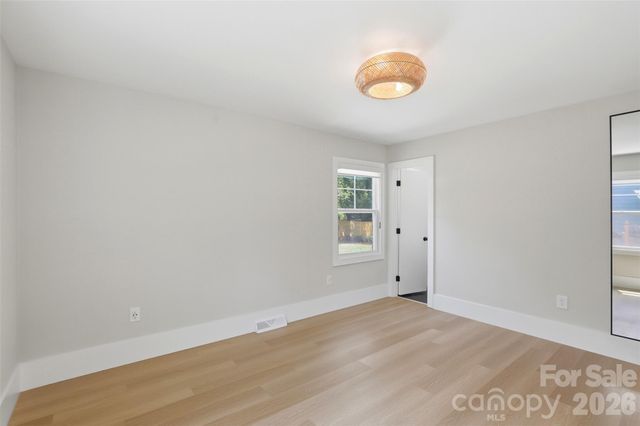 7735 Surreywood Place, Charlotte, NC 28270