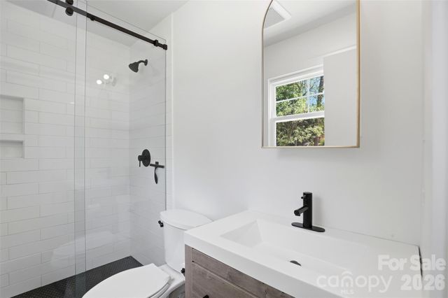 7735 Surreywood Place, Charlotte, NC 28270