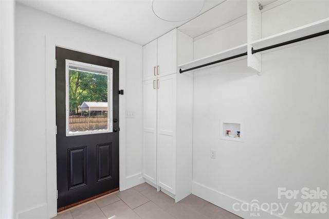 7735 Surreywood Place, Charlotte, NC 28270