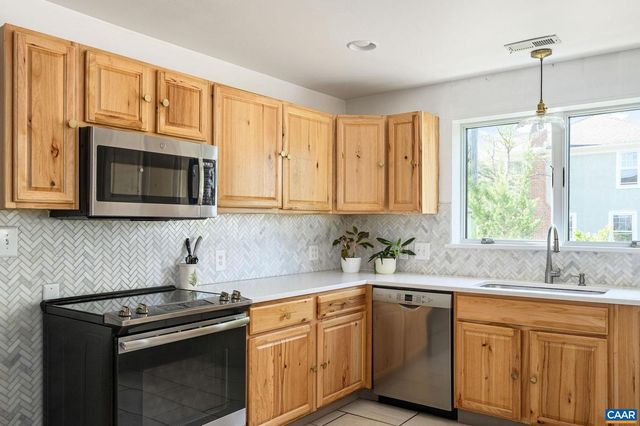 2720 JEFFERSON PARK AVE, Charlottesville, VA 22903