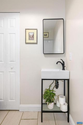 2720 JEFFERSON PARK AVE, Charlottesville, VA 22903
