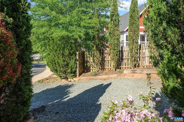 2720 JEFFERSON PARK AVE, Charlottesville, VA 22903