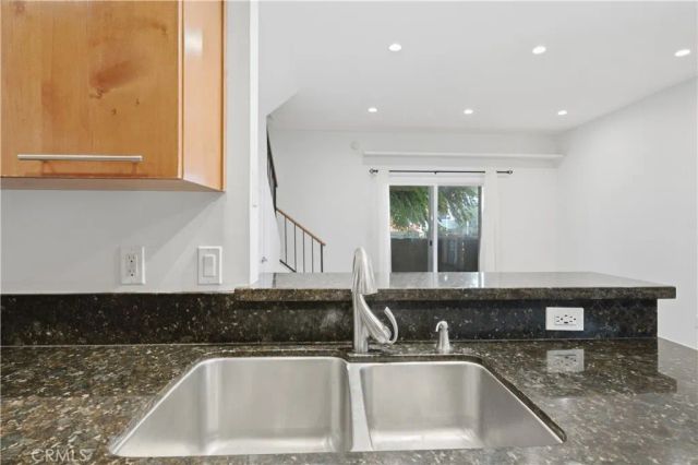 1554 N Hobart 2, Los Angeles, CA 90027