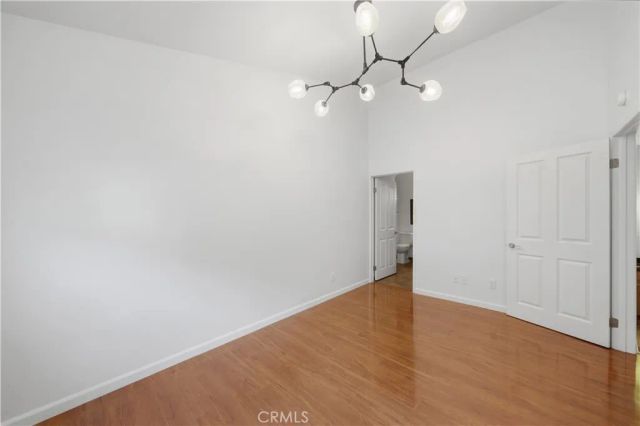 1554 N Hobart 2, Los Angeles, CA 90027