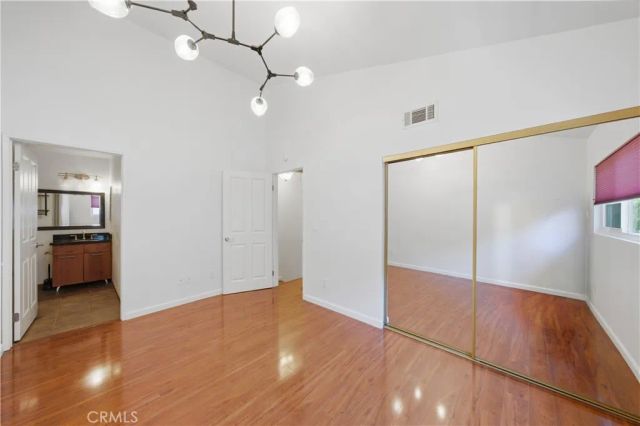 1554 N Hobart 2, Los Angeles, CA 90027
