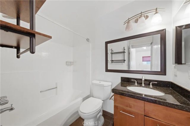 1554 N Hobart 2, Los Angeles, CA 90027