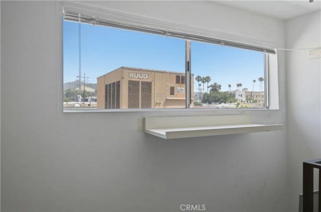 1554 N Hobart 2, Los Angeles, CA 90027