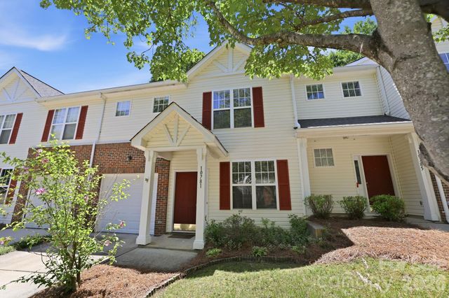 10781 Essex Hall Drive, Charlotte, NC 28277