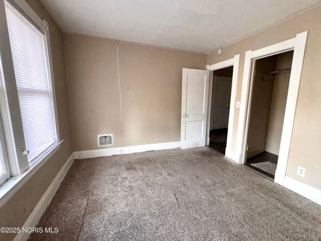 834 N Detroit Avenue, Toledo, OH 43607