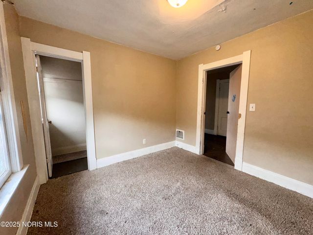 834 N Detroit Avenue, Toledo, OH 43607