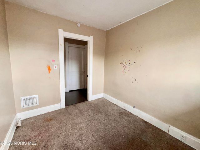 834 N Detroit Avenue, Toledo, OH 43607