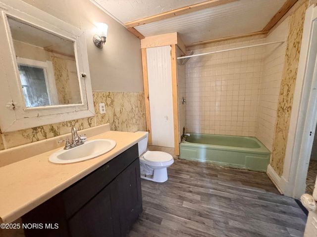 834 N Detroit Avenue, Toledo, OH 43607