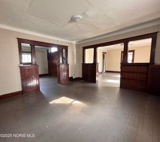 834 N Detroit Avenue, Toledo, OH 43607