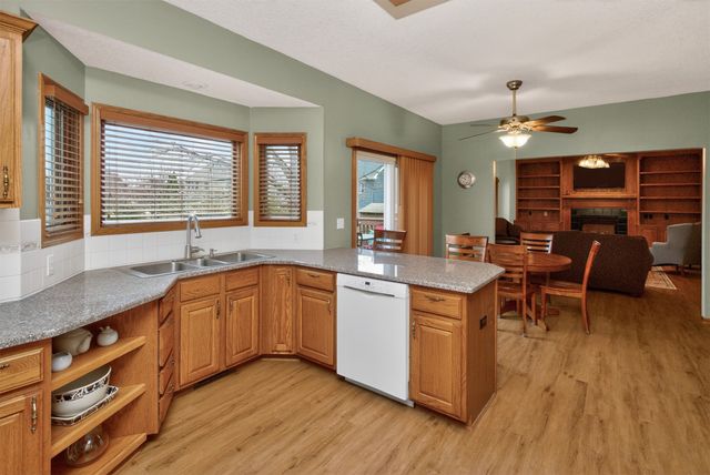 207 NW Seasons Drive, Ankeny, IA 50023