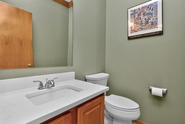 207 NW Seasons Drive, Ankeny, IA 50023