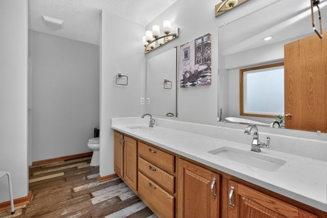 207 NW Seasons Drive, Ankeny, IA 50023