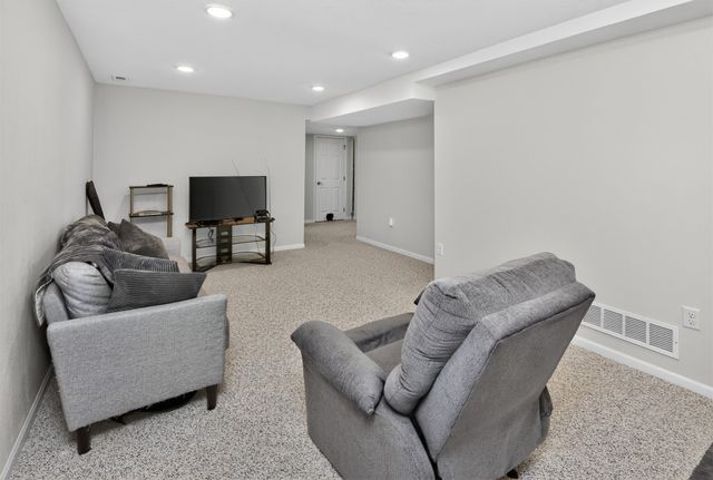 207 NW Seasons Drive, Ankeny, IA 50023