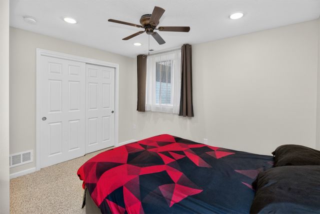 207 NW Seasons Drive, Ankeny, IA 50023