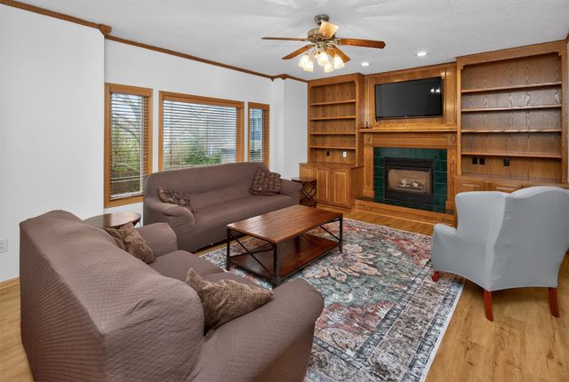 207 NW Seasons Drive, Ankeny, IA 50023