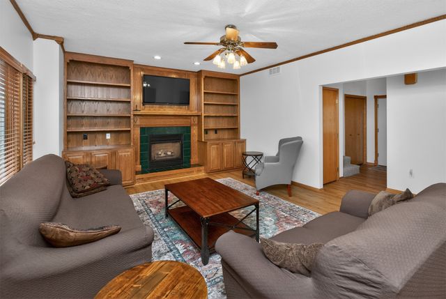 207 NW Seasons Drive, Ankeny, IA 50023