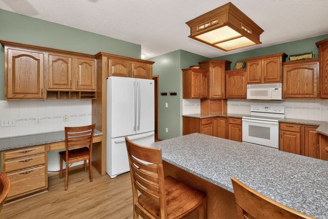 207 NW Seasons Drive, Ankeny, IA 50023