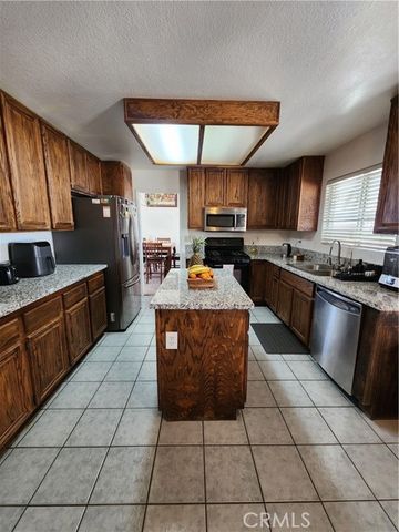 17068 Jurassic, Victorville, CA 92394