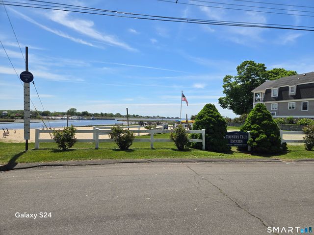 24 Indian Drive, Clinton, CT 06413