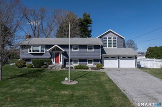 24 Indian Drive, Clinton, CT 06413